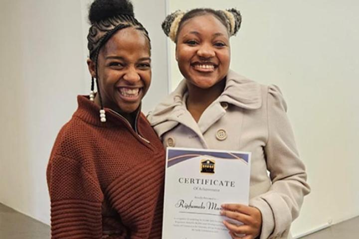 EDU students received certificates at the closing ceremony for the Sisonke Programme.
