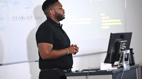 Darryl Nyamayaro presents on behalf of his team, iDini.