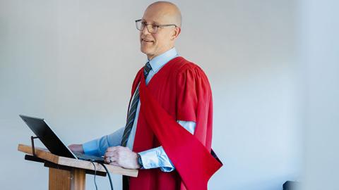 Prof Phillip de Jager.